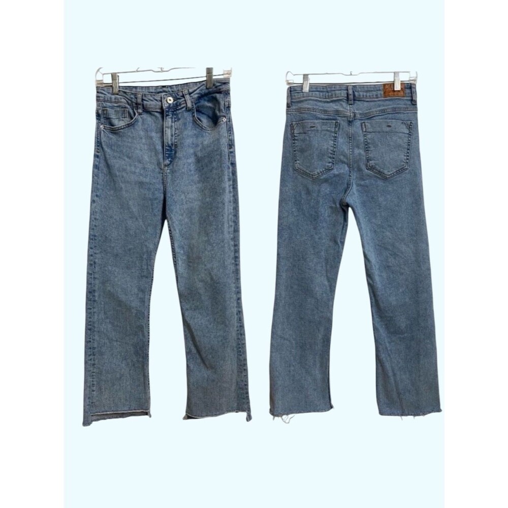 Zara Women's High Rise Light Flare Jeans Size 2/4 Mid Wash Raw Hem Preppy Grunge